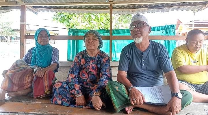Ahmad Syukur Hutagalung, warga Padangsidimpuan yang mengaku lahannya masuk kawasan proyek tanpa ganti rugi.