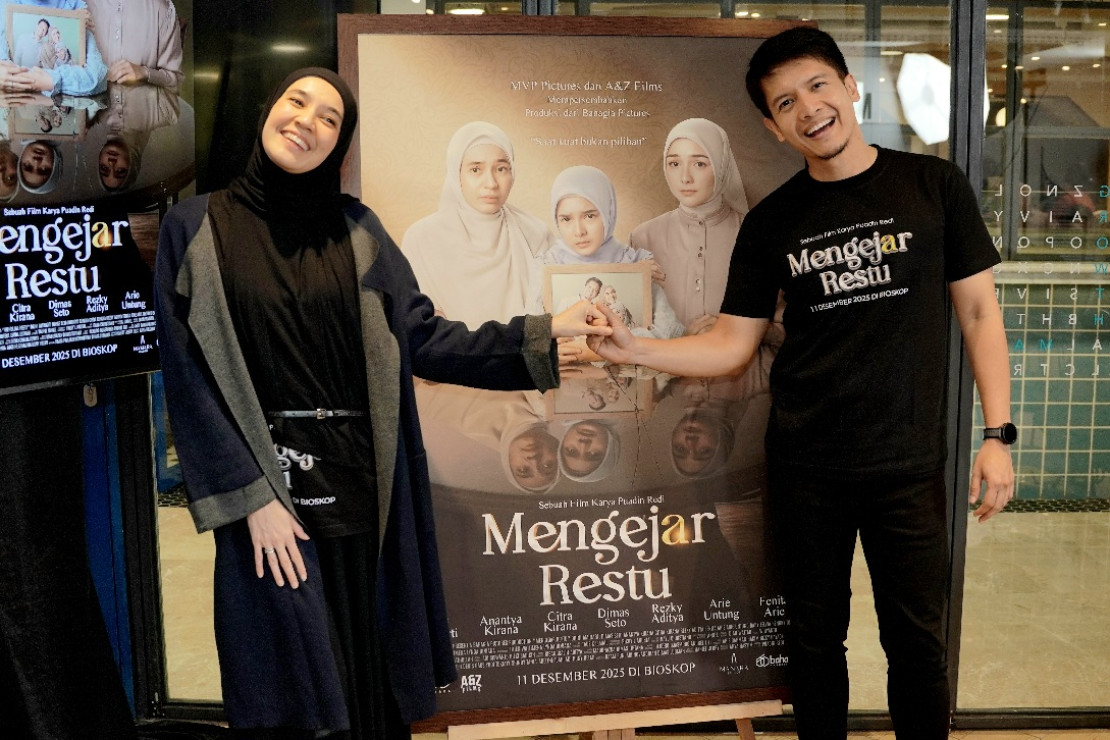 Dhini Aminarti dan Dimas Seto beradu akting penuh emosi dalam film Mengejar Restu.