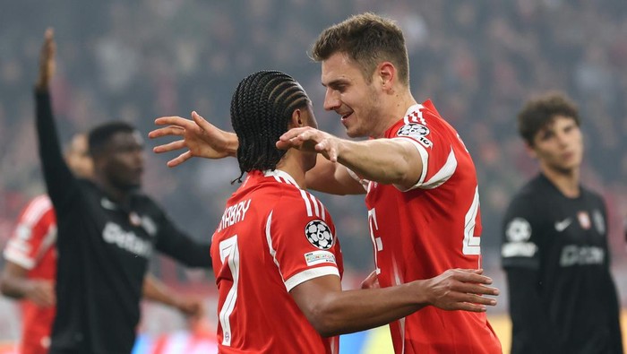 Selebrasi pemain Bayern Munich usai membalikkan keadaan atas Sporting CP menjadi 3-1 dalam laga Liga Champions di Allianz Arena.