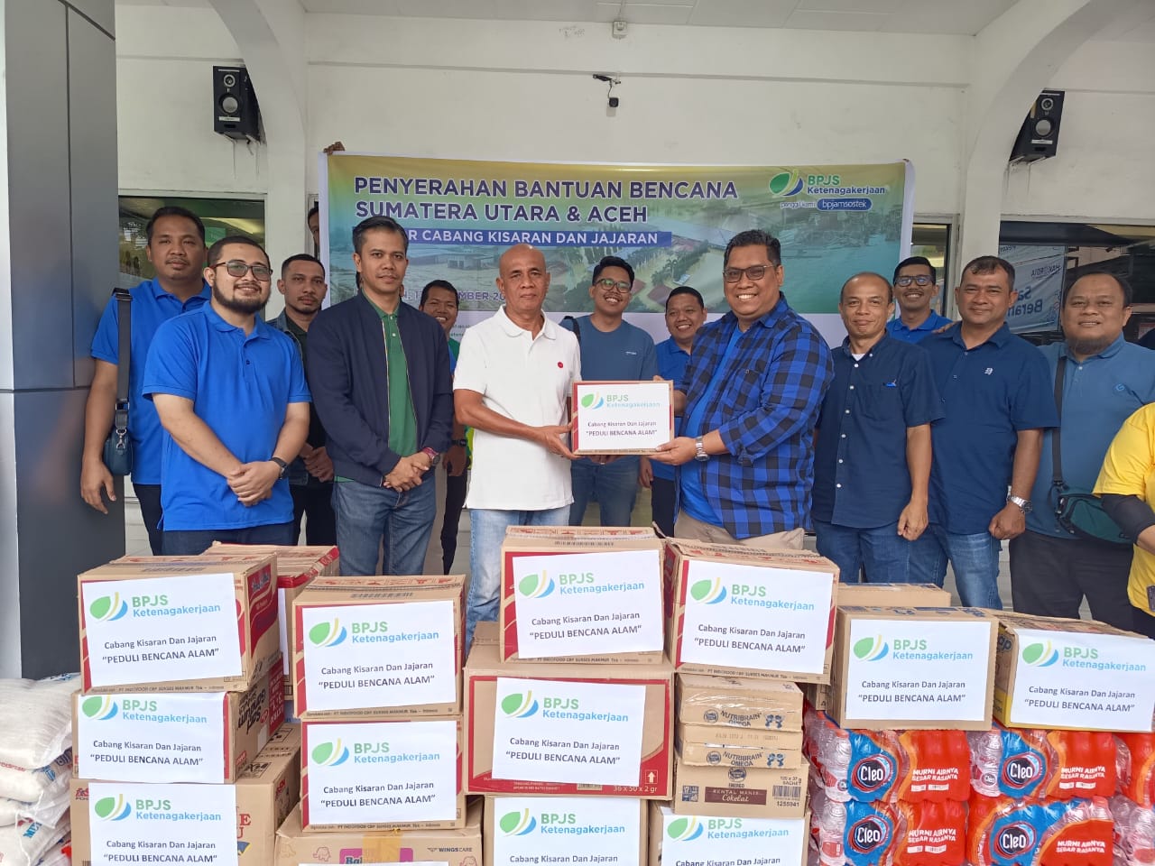 Penyerahan bantuan kemanusiaan dari BPJS Ketenagakerjaan Kisaran.
