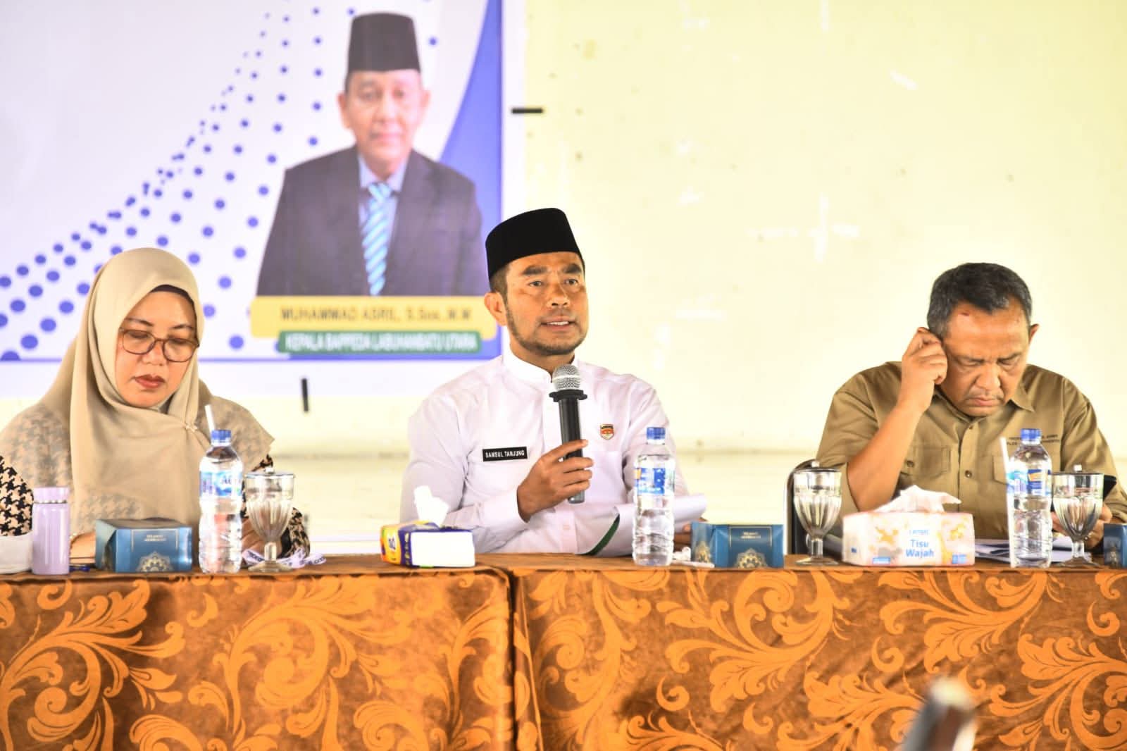 Wakil Bupati Labuhanbatu Utara Dr. H. Samsul Tanjung membuka Pramusrenbang Aksi Konvergensi Pencegahan dan Percepatan Penurunan Stunting 2025 di Pendopo Kantor Bupati Labura.