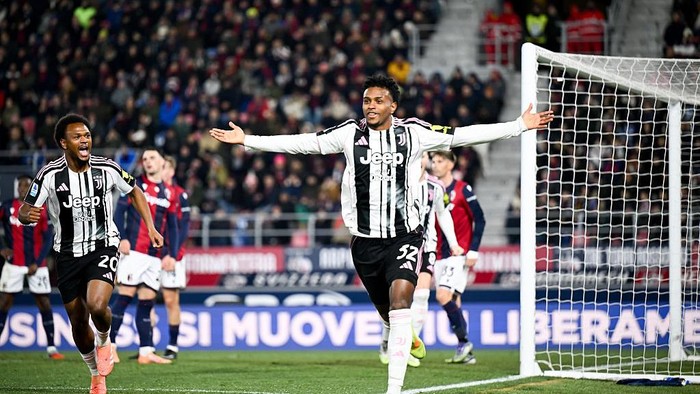 Juan Cabal merayakan gol kemenangan Juventus ke gawang Bologna pada laga pekan ke-15 Serie A di Stadion Renato Dall&rsquo;Ara.