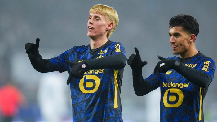 Lille meraih kemenangan dramatis 4-3 atas Auxerre di Ligue 1 2025/2026, laga panas diwarnai 4 kartu merah dan 7 gol spektakuler.