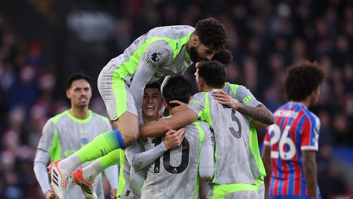 Pemain Manchester City menang 3-0 atas Crystal Palace di Selhurst Park.