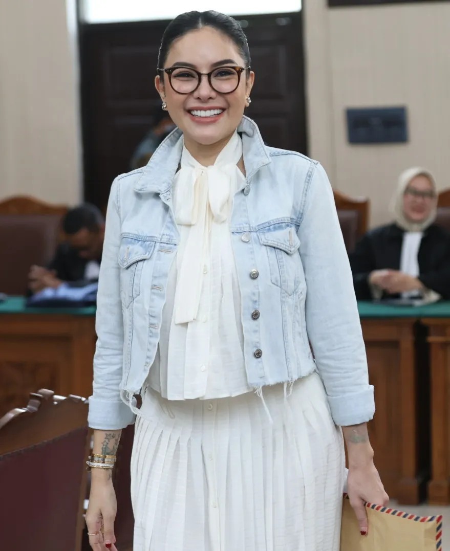 Aktris Nikita Mirzani melalui kuasa hukumnya resmi mengajukan kasasi ke PN Jakarta Selatan atas vonis enam tahun penjara dalam kasus dugaan pemerasan dan TPPU.