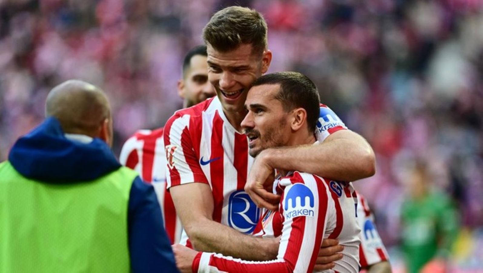 Antoine Griezmann dan Atletico Madrid merayakan gol saat menaklukkan Atletico Baleares 3-2 di babak 32 besar Copa del Rey.