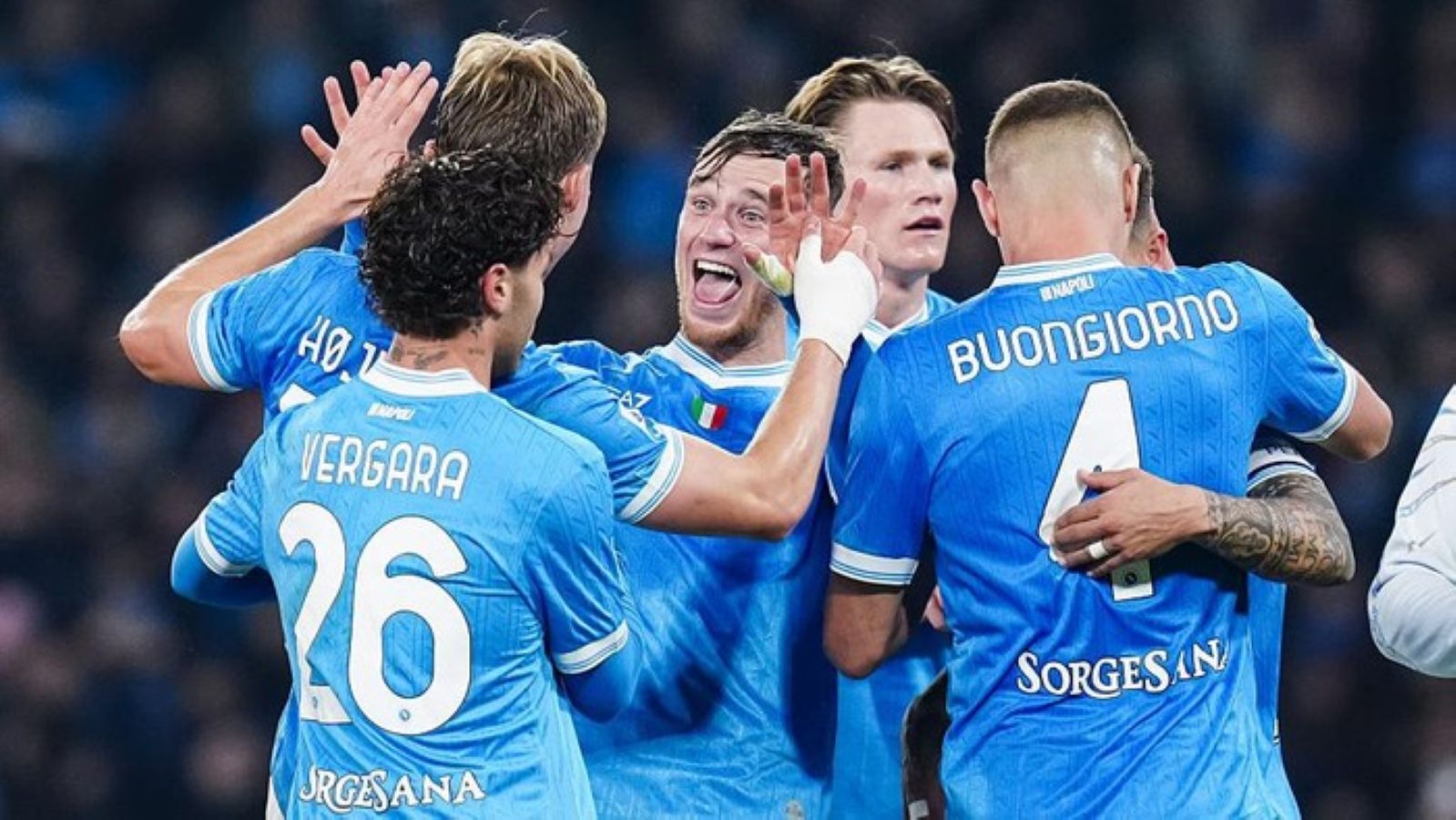 Kapten Napoli Giovanni Di Lorenzo saat memimpin latihan jelang laga semifinal Piala Super Italia 2025 melawan AC Milan di Riyadh.