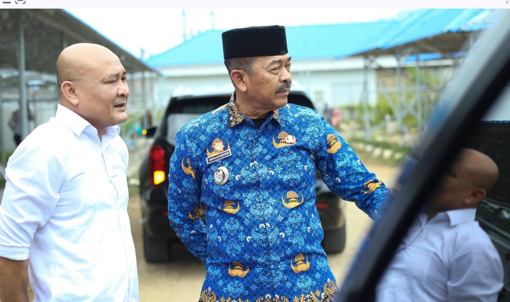 Bupati Mandailing Natal Saipullah Nasution meninjau progres pembangunan los di kawasan Pasar Baru Panyabungan, Rabu (17/12/2025).