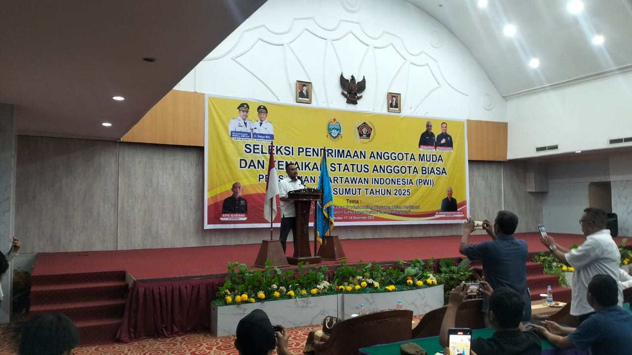 Persatuan Wartawan Indonesia (PWI) Sumatera Utara menggelar seleksi penerimaan anggota muda dan kenaikan status anggota biasa. Kegiatan berlangsung di Hotel Madani Medan, Sabtu (20/12/2025).