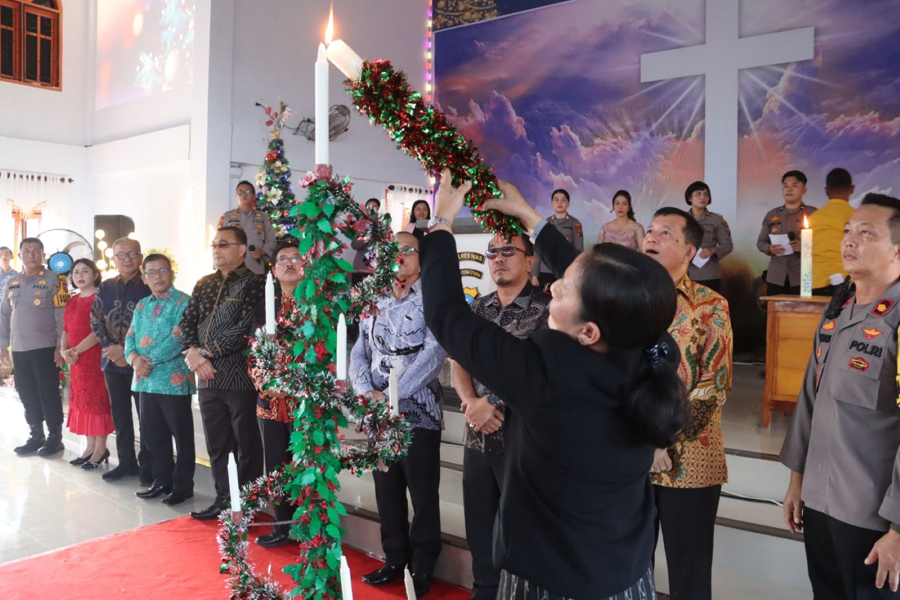 Penyalaan Lilin Perayaan Natal Polres Nias, di Gereja GIAT Jemaat Hilina