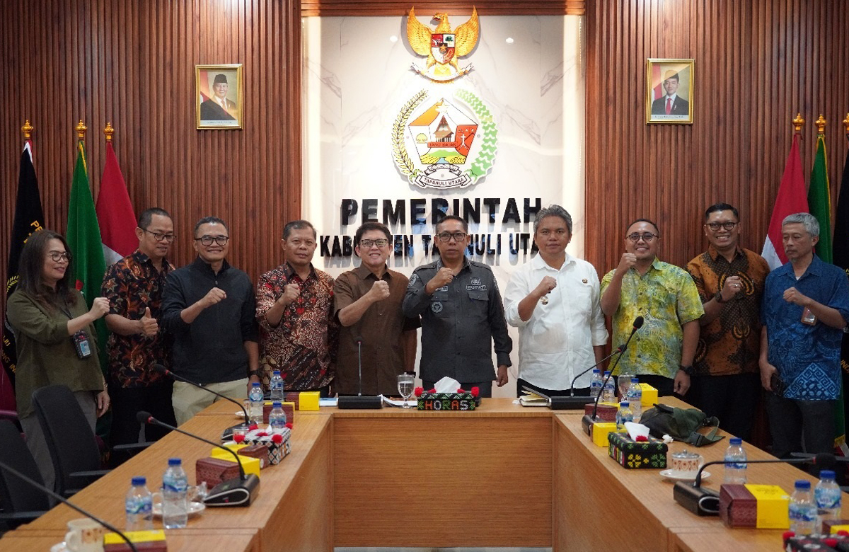 Bupati dan Wakil Bupati Tapanuli Utara menerima kunjungan lapangan Tim Kementerian Keuangan RI dan PT Sarana Multi Infrastruktur (Persero) terkait penanganan pascabencana di Tarutung.