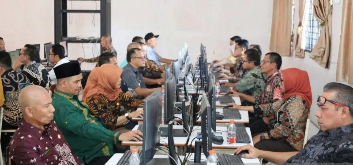 Aparatur Sipil Negara Pemkab Mandailing Natal mengikuti kegiatan Pemetaan Potensi dan Kompetensi melalui Profiling ASN Tahun 2025 di Panyabungan.
