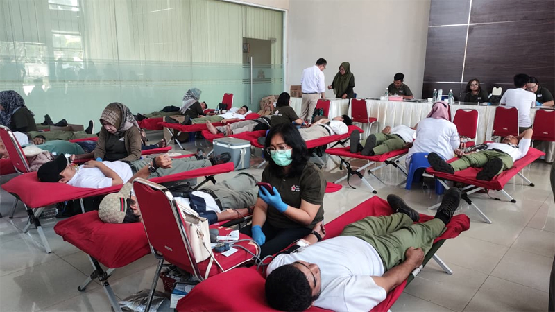 Donor darah keluarga besar PT STTC.