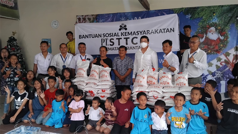 Bantuan sembako dari PT STTC berupa beras kepada masyarakat sekitar dan sejumlah panti asuhan dan gereja di Kota Pematangsiantar dan Kabupaten Simalungun.