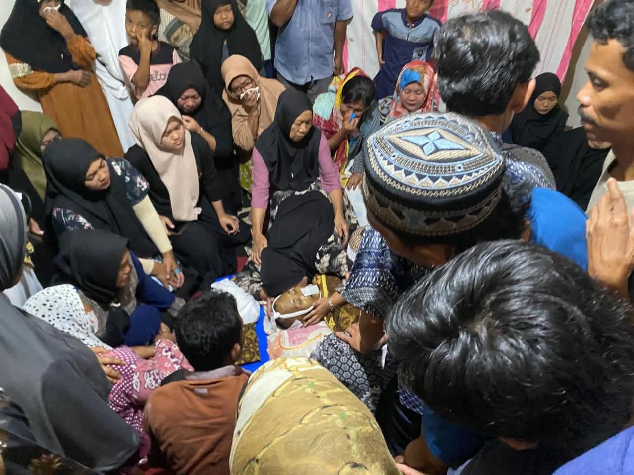 Jenazah Rudianto disemayamkan di rumah duka di Nagori Marubun Jaya, Kecamatan Tanah Jawa, Kabupaten Simalungun.