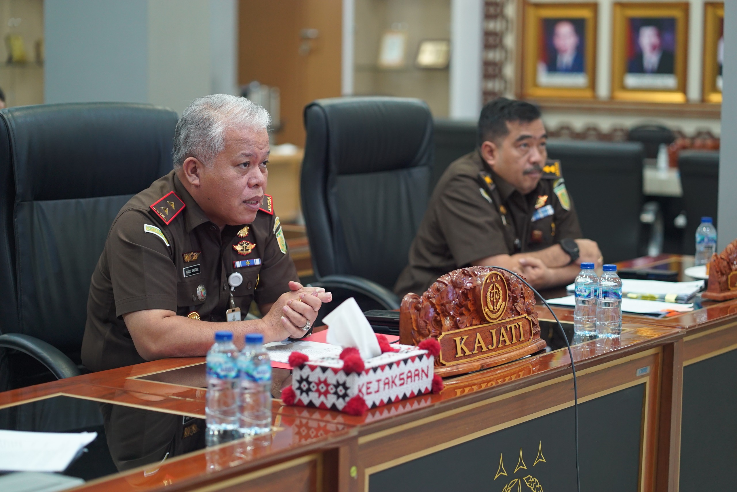 Kajati Sumatera Utara Dr. Harli Siregar memimpin ekspose kasus penganiayaan Serdang Bedagai, menetapkan penyelesaian melalui restoratif justice.