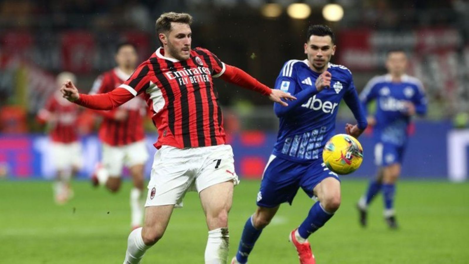 Pemain AC Milan mencetak gol di Serie A. Rencana laga melawan Como yang semula akan digelar di Australia resmi dibatalkan.