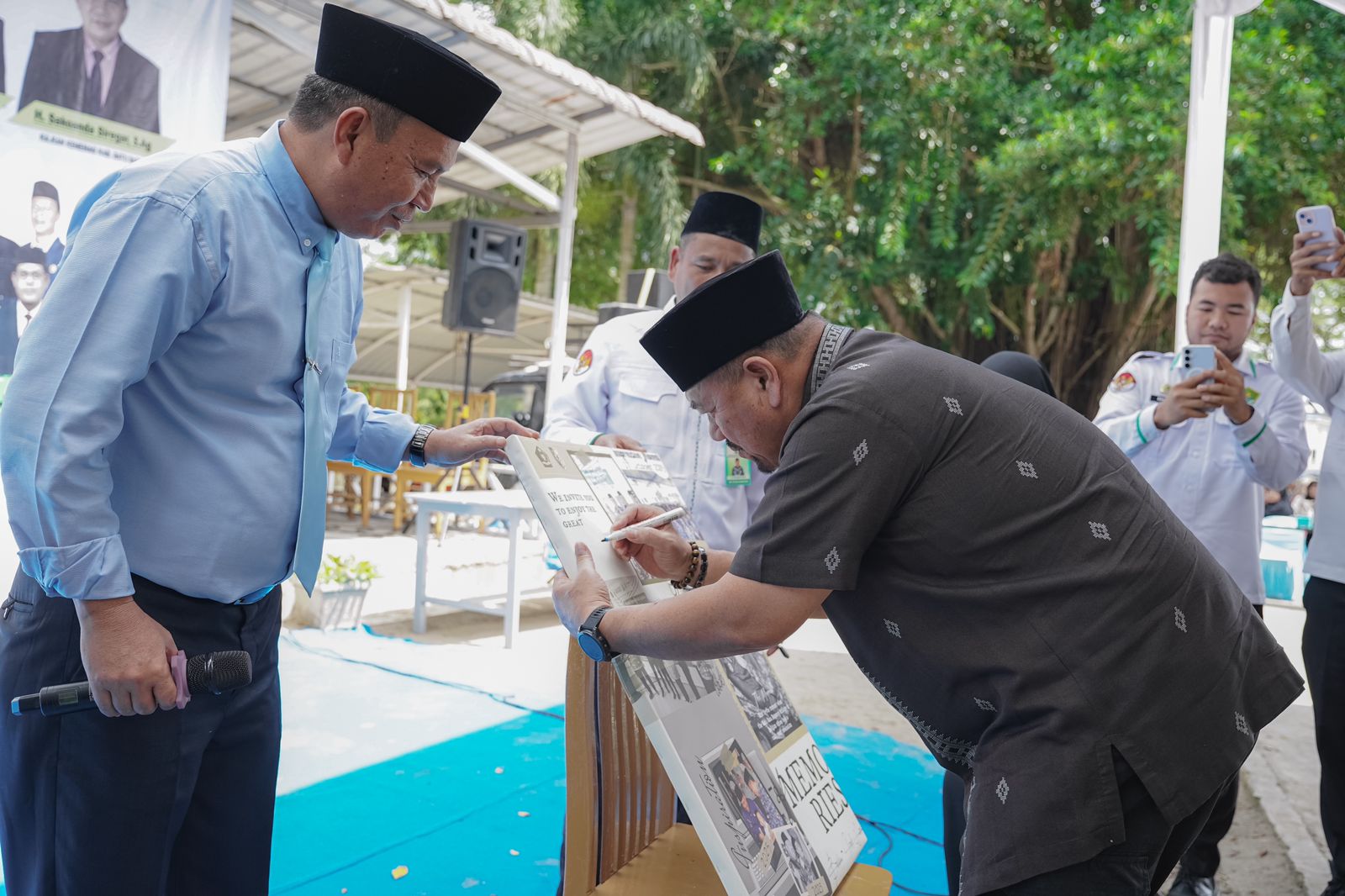Bupati Batu Bara, H. Baharuddin Siagian, menghadiri peringatan HAB ke-80 Kemenag Batu Bara di Kopi TM 100 Indrapura, Sabtu (03/12/2026), bersama pejabat dan tokoh agama.