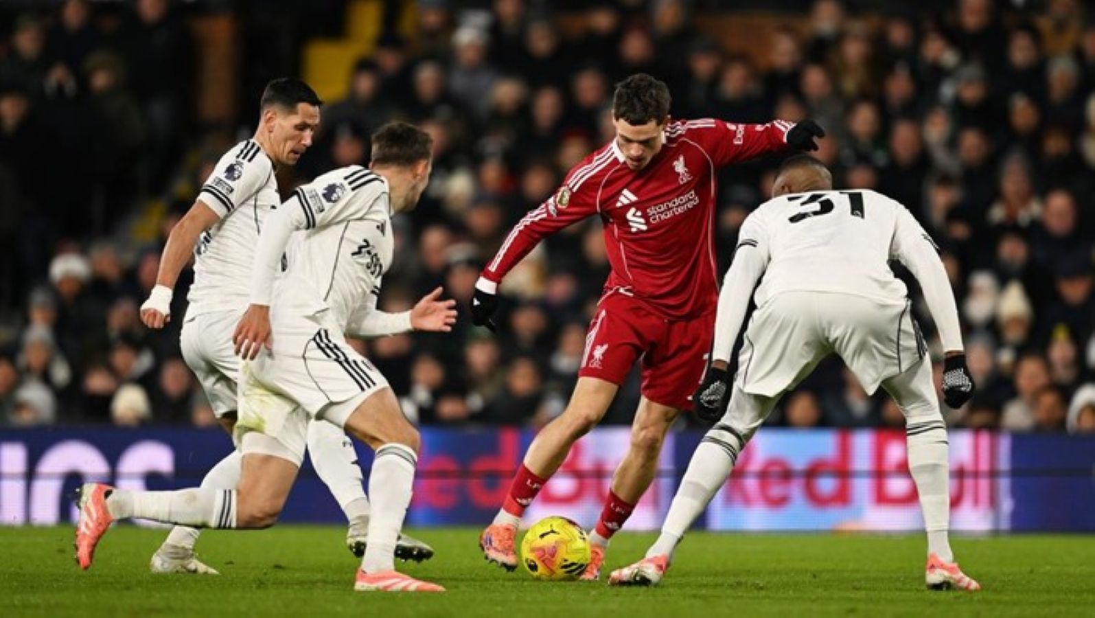 Harrison Reed mencetak gol spektakuler menit akhir yang membawa Fulham menahan imbang Liverpool 2-2 di Craven Cottage, London, Minggu (4/1/2026).
