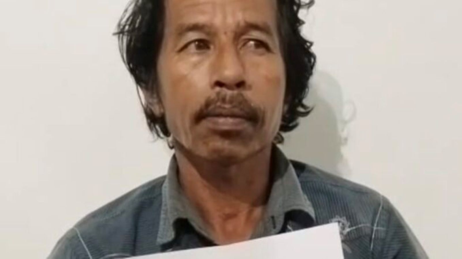 Amri Lubis, warga Pasar Tarandam, Kabupaten Tapteng, resmi melaporkan dugaan penganiayaan ke Polres Tapteng.