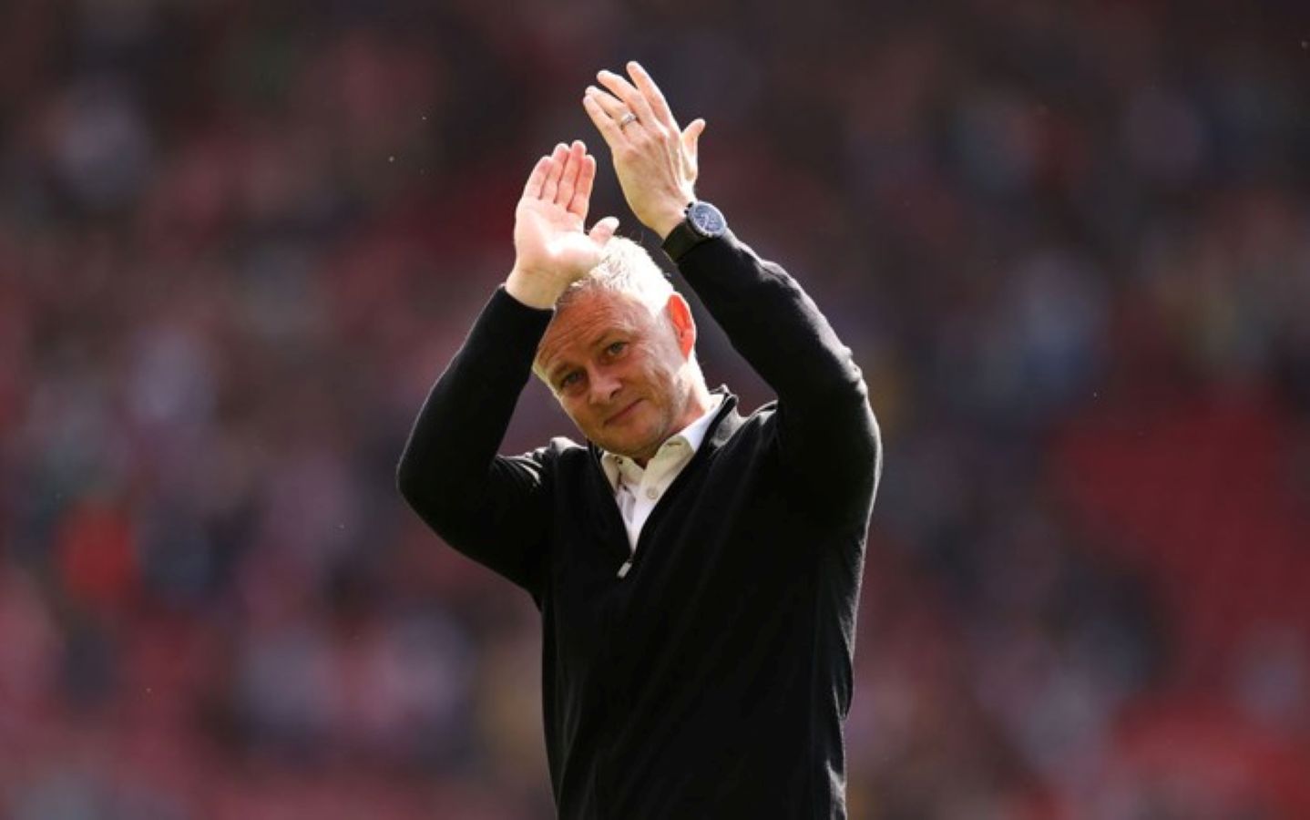 Ole Gunnar Solskjaer dikabarkan siap kembali melatih Manchester United setelah manajemen memecat Ruben Amorim.