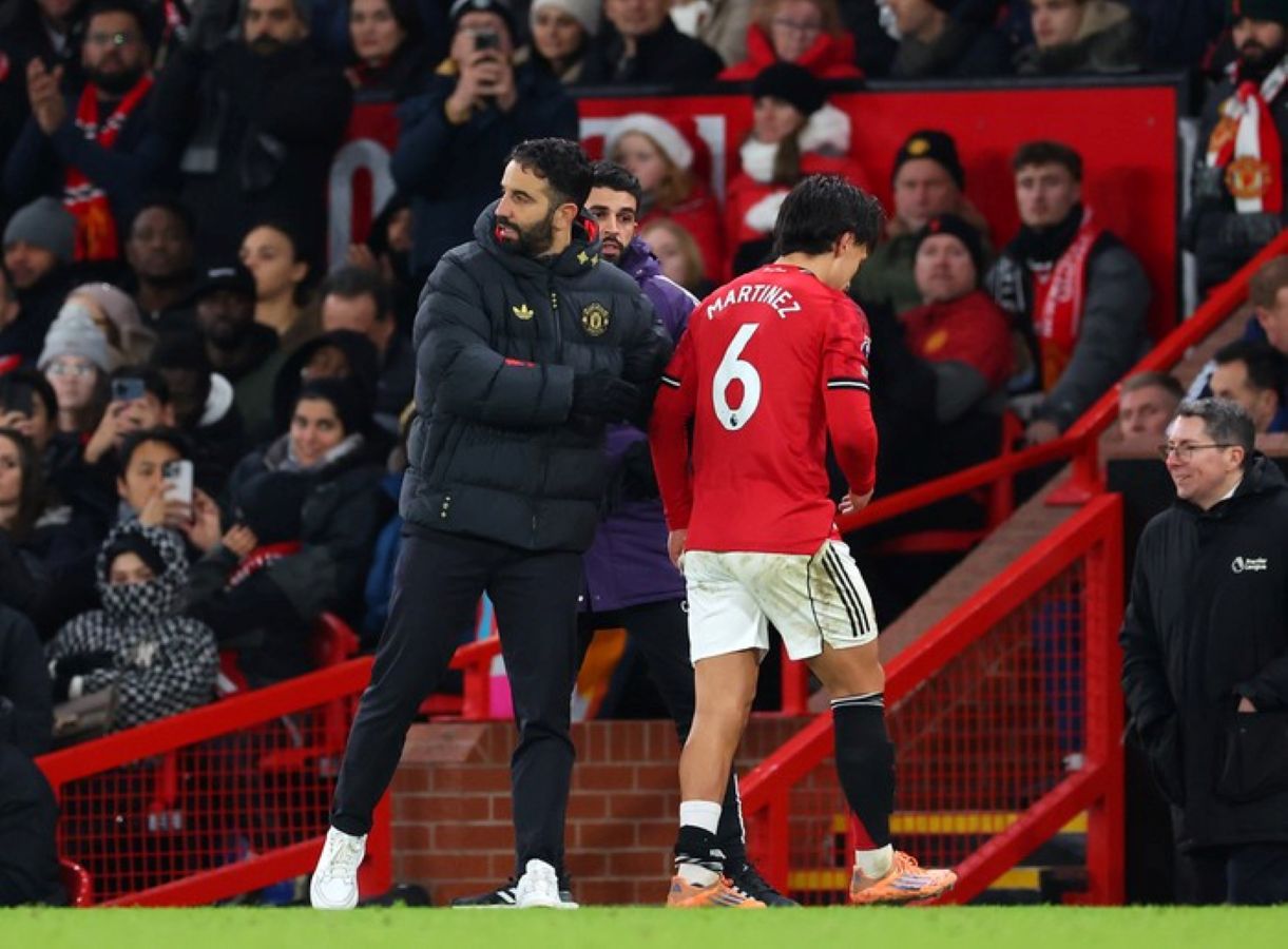 Ruben Amorim dikabarkan sempat berselisih dengan Lisandro Martinez sebelum akhirnya dipecat Manchester United.