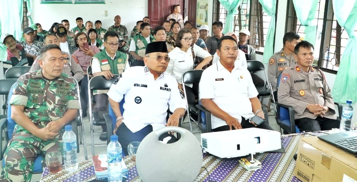 Bupati Simalungun Anton Achmad Saragih mengikuti zoom meeting Panen Raya bersama Presiden Prabowo Subianto.