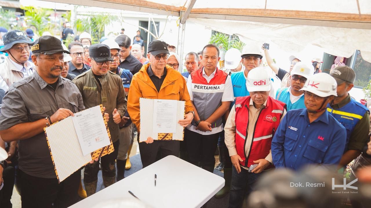 Penyerahan 600 unit Rumah Hunian Sementara Danantara kepada Pemerintah Kabupaten Aceh Tamiang, Kamis (812026), disaksikan pejabat pusat, daerah, dan perwakilan BUMN.
