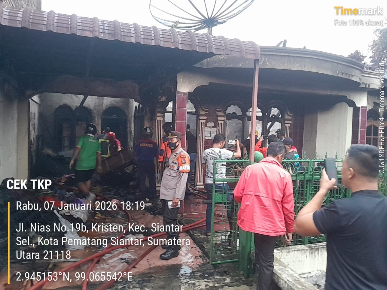 Rumah permanen milik Belman Sihombing dan Nora Franciska Sirait terbakar di Jalan Nias, Pematangsiantar.