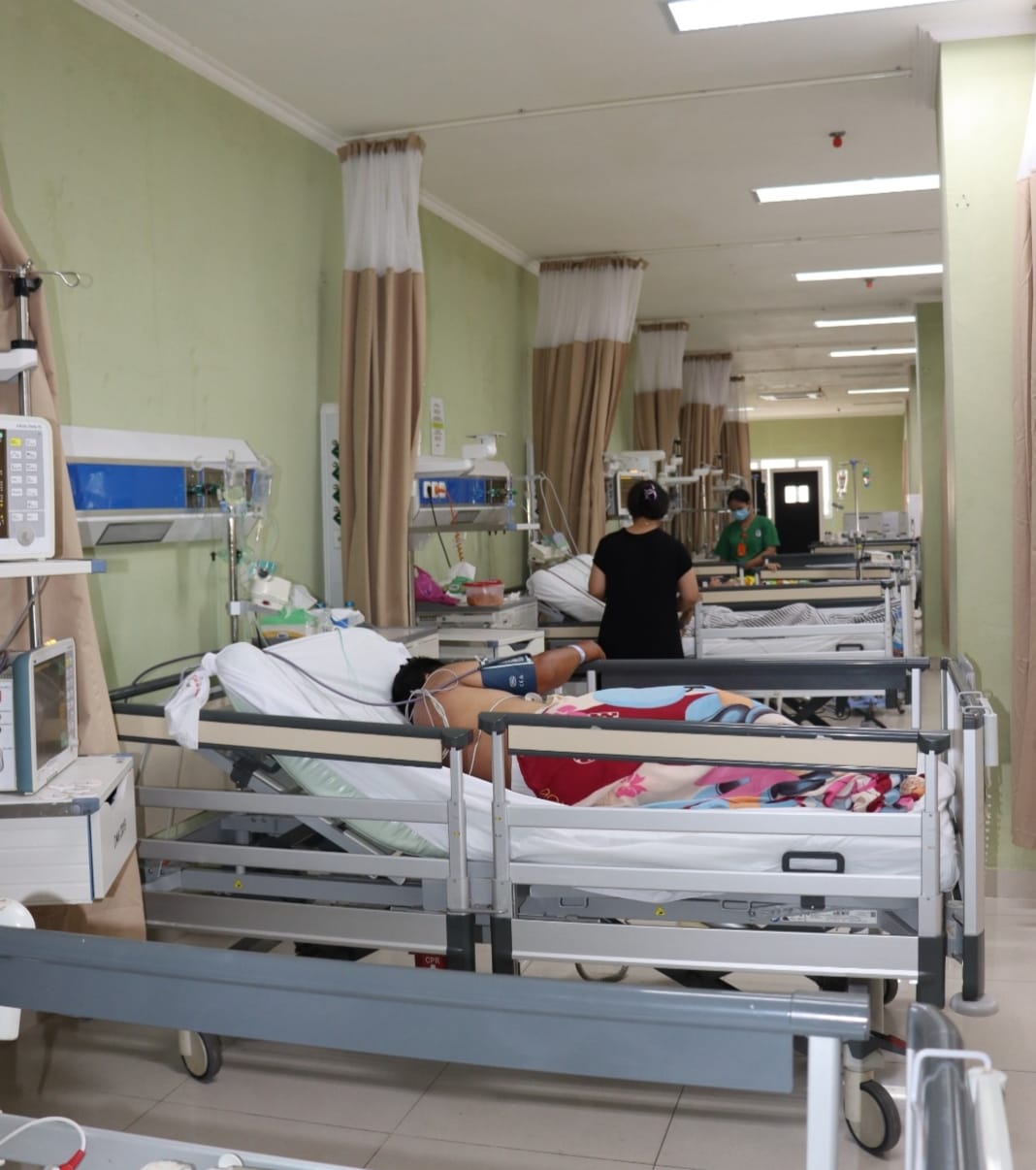 Potret Pasien di Ruang Perawatan RSUD dr. M Thomsen Nias.