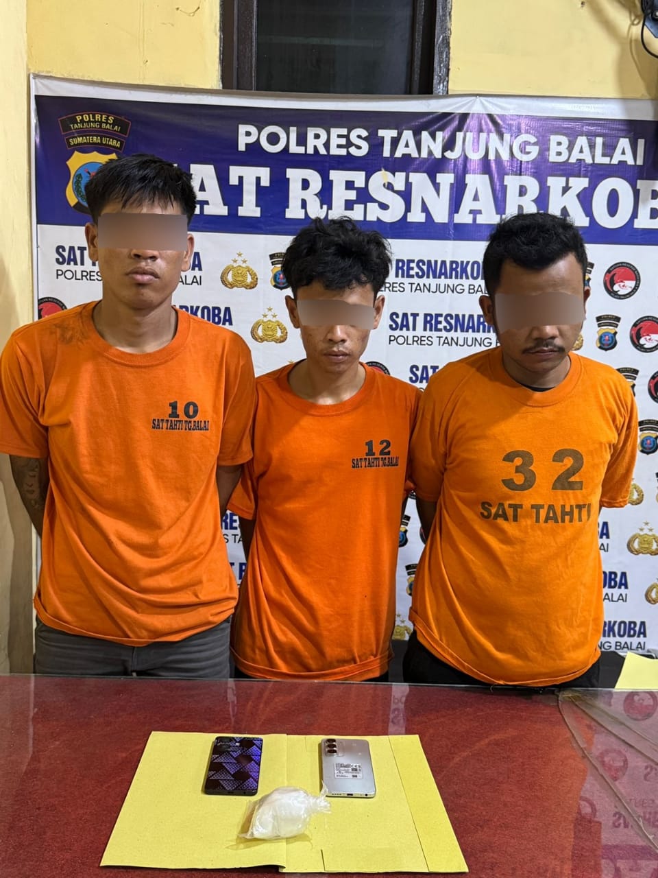 Petugas Satnarkoba Polres Tanjungbalai mengamankan tersangka kasus narkotika beserta barang bukti sabu seberat 102,48 gram.