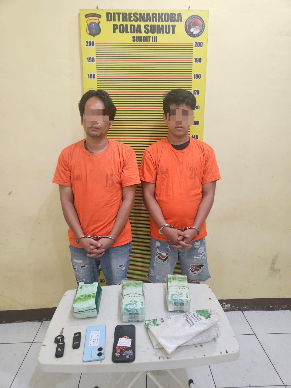 Dua tersangka peredaran ketamine di Asahan diamankan petugas Ditresnarkoba Polda Sumut bersama barang bukti.