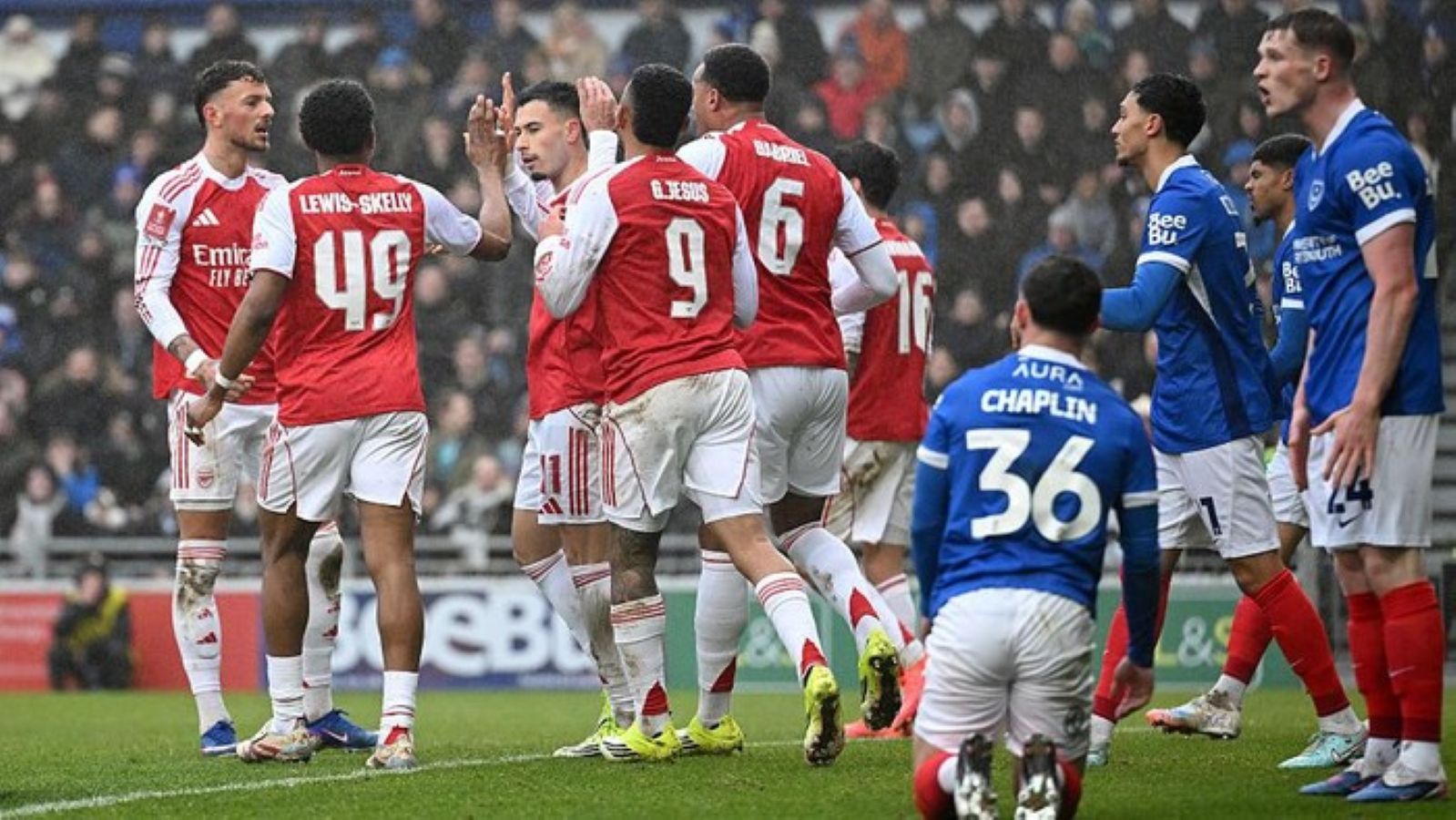 Pemain Arsenal saat menghadapi Portsmouth di Babak Ketiga Piala FA.