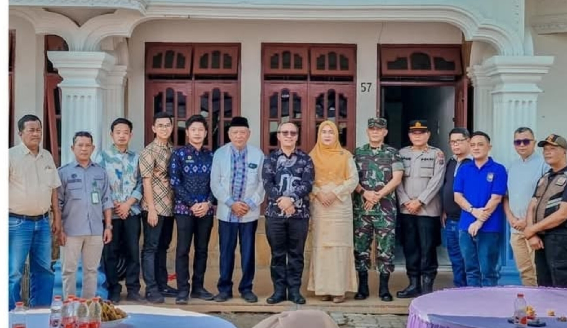 Plt Sekda Kota Padangsidimpuan H. Rahmat Marzuki Nasution meresmikan Dapur SPPG Batunadua Jae, Minggu (11/1/2026).