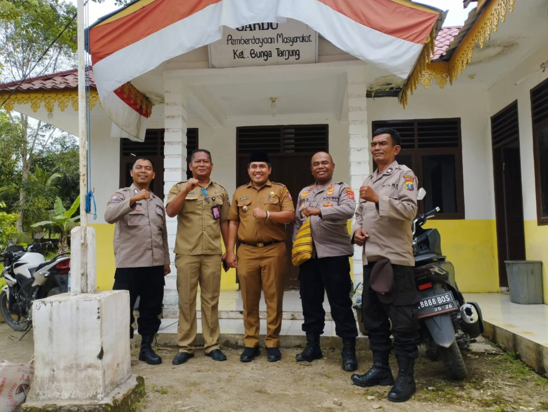 Sat Binmas Polres Tanjungbalai melakukan sambang tokoh dan koordinasi dengan pihak Kelurahan Bunga Tanjung, Kecamatan Datuk Bandar Timur.