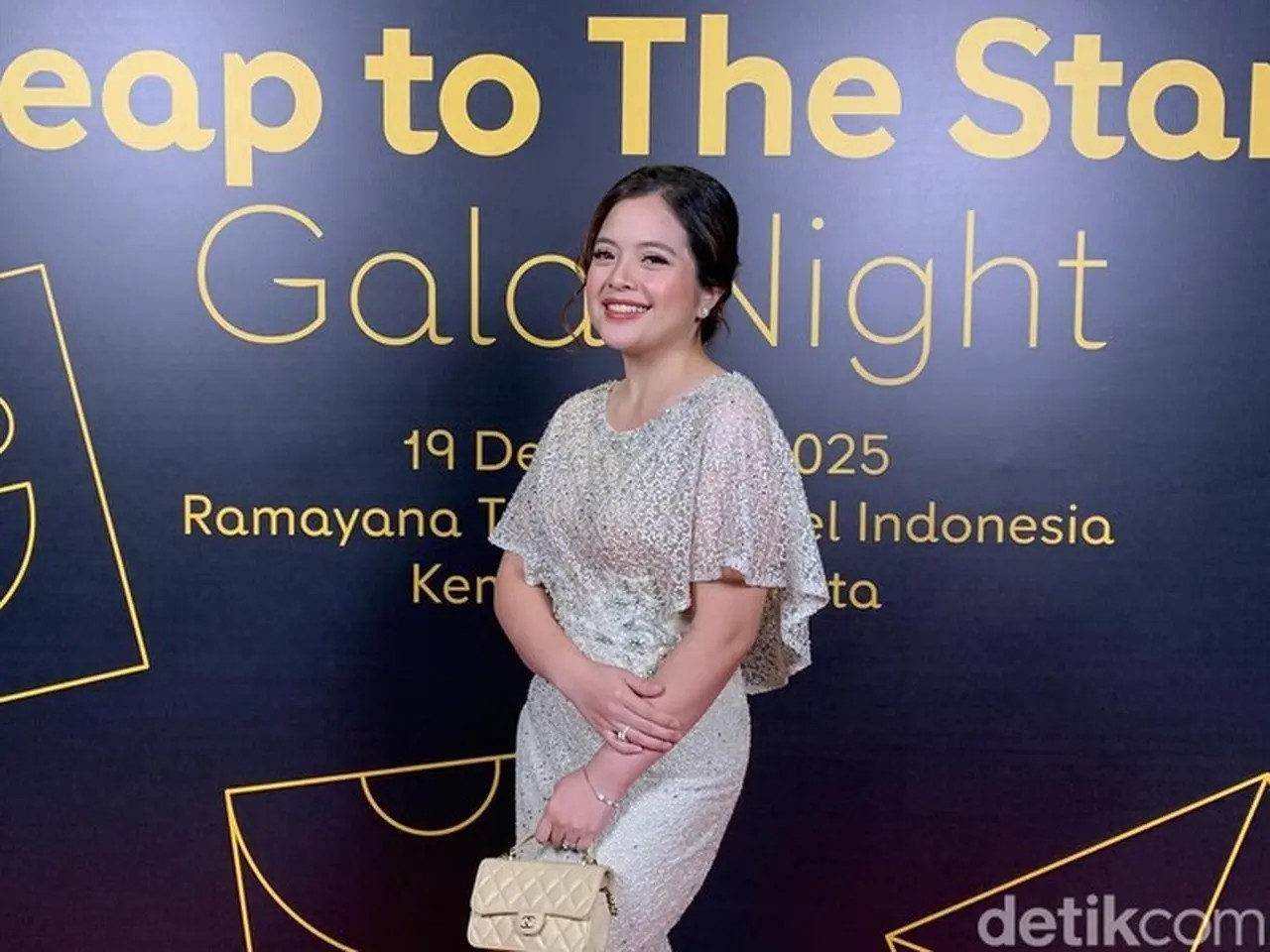 Tasya Kamila menekankan pentingnya pembelajaran bahasa Inggris sejak usia dini untuk membangun kepercayaan diri anak.