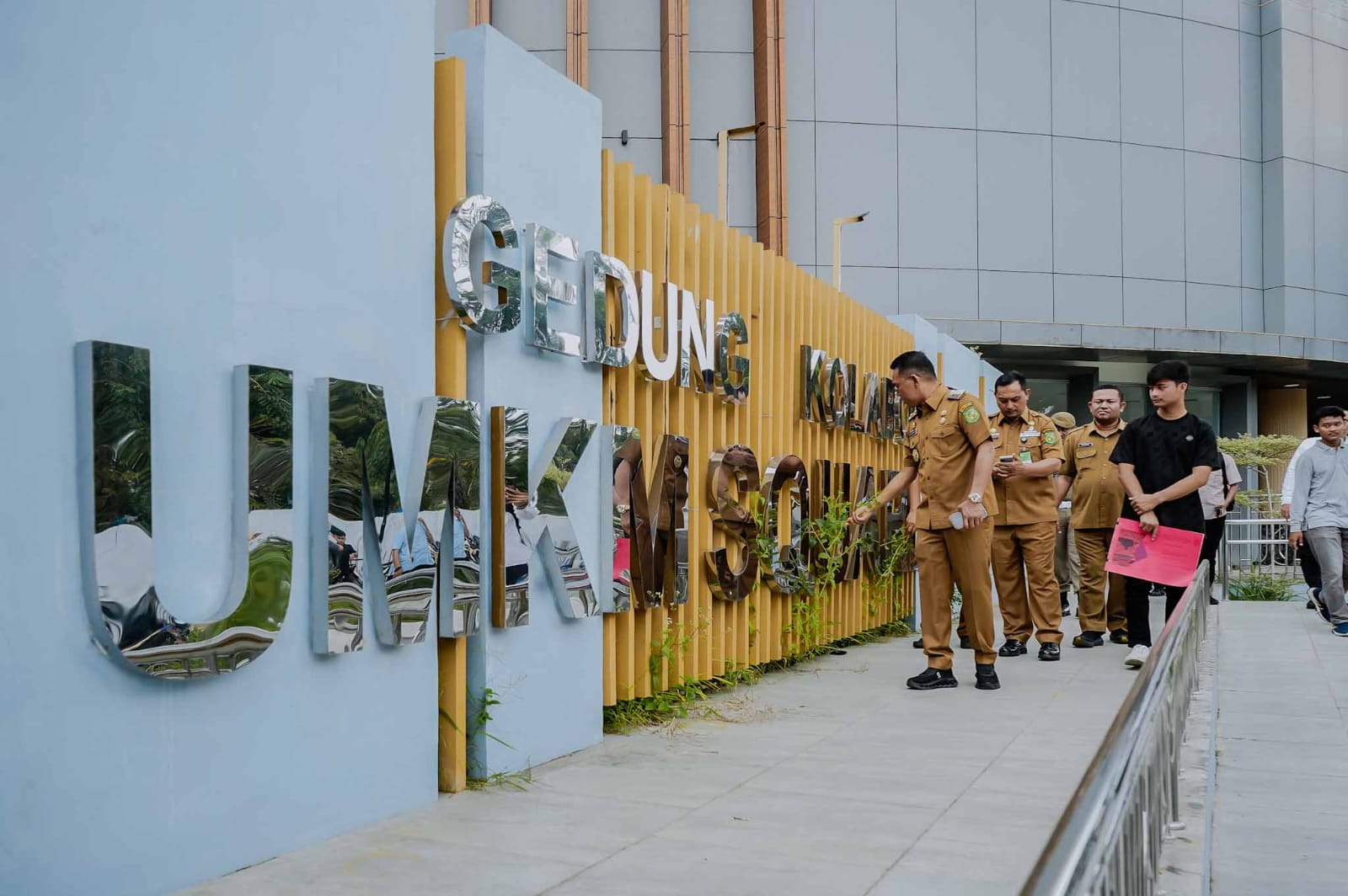Wakil Wali Kota Medan H. Zakiyuddin Harahap meninjau Gedung UMKM Square USU di Jalan Dr. Mansur, Kecamatan Medan Baru, Senin (12/01/2026).