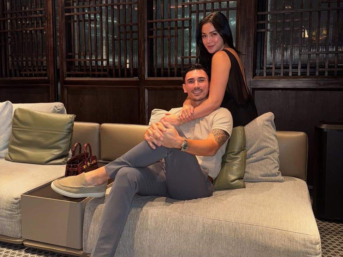 Vincent Verhaag buka suara soal penghasilannya yang dikelola Jessica Iskandar. Ia mengaku keputusan itu demi menjaga keharmonisan rumah tangga.