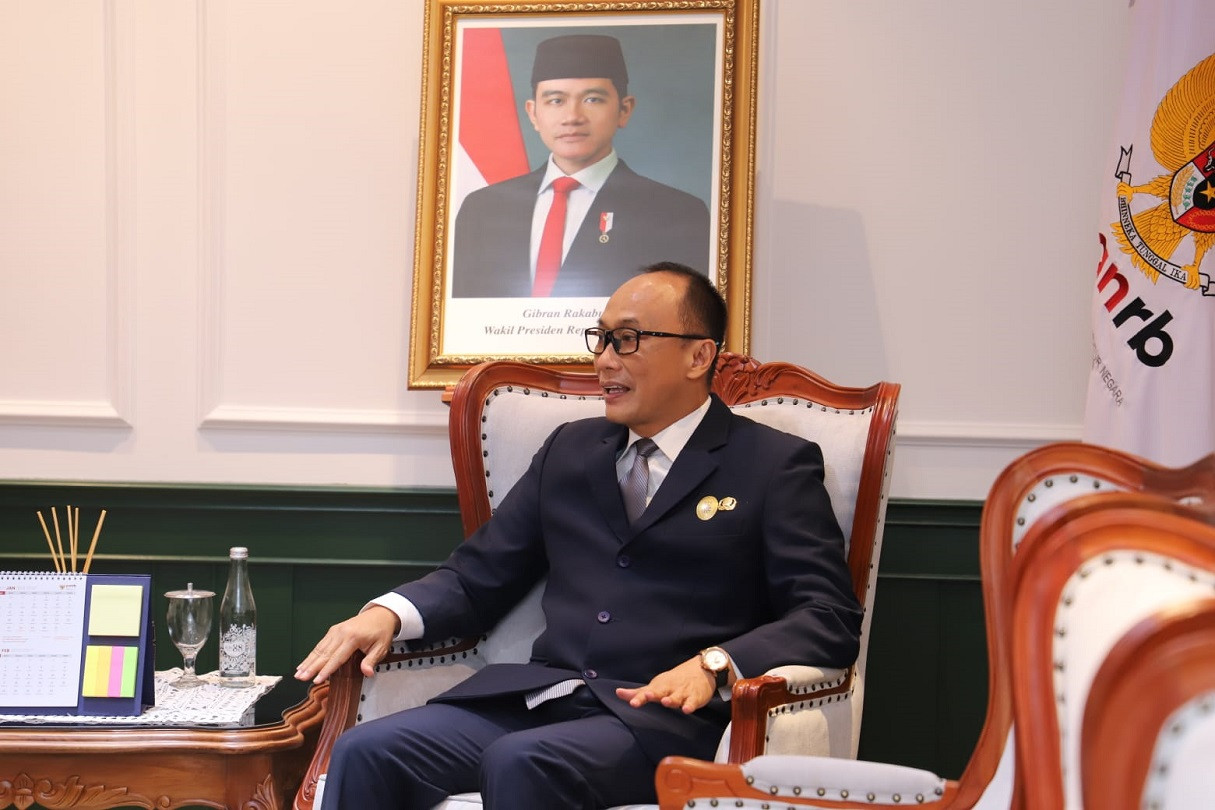 Kepala BKN Zudan Arif Fakrulloh saat memberikan arahan kepada ASN dalam acara penandatanganan komitmen bersama manajemen talenta di Kota Tanjungpinang.