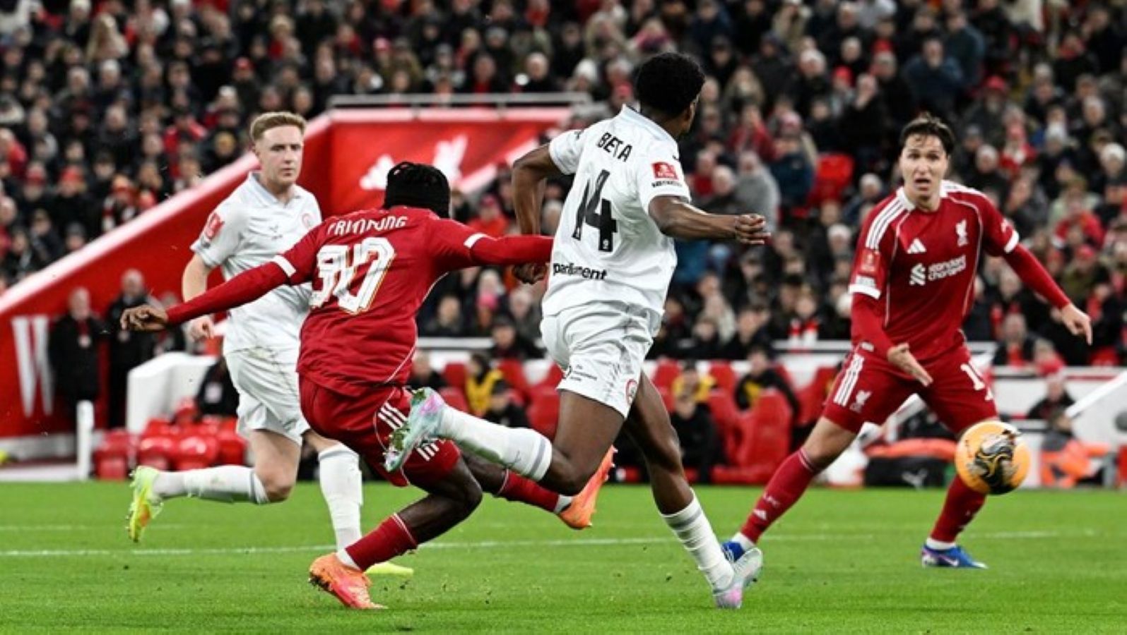Liverpool mengalahkan Barnsley 4-1 di babak ketiga Piala FA.