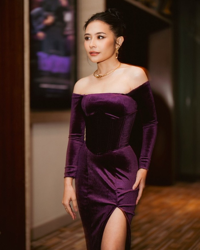 Aktris Prilly Latuconsina saat menghadiri kegiatan promosi film terbarunya, Danur: The Last Chapter.
