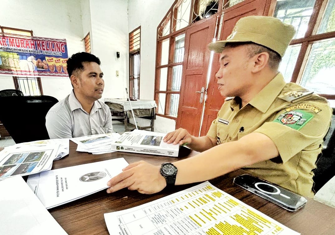 Wakil Bupati Simalungun Benny Gusman Sinaga saat melakukan inspeksi mendadak di Kantor Perumda Agromadear, Tapian Dolok.