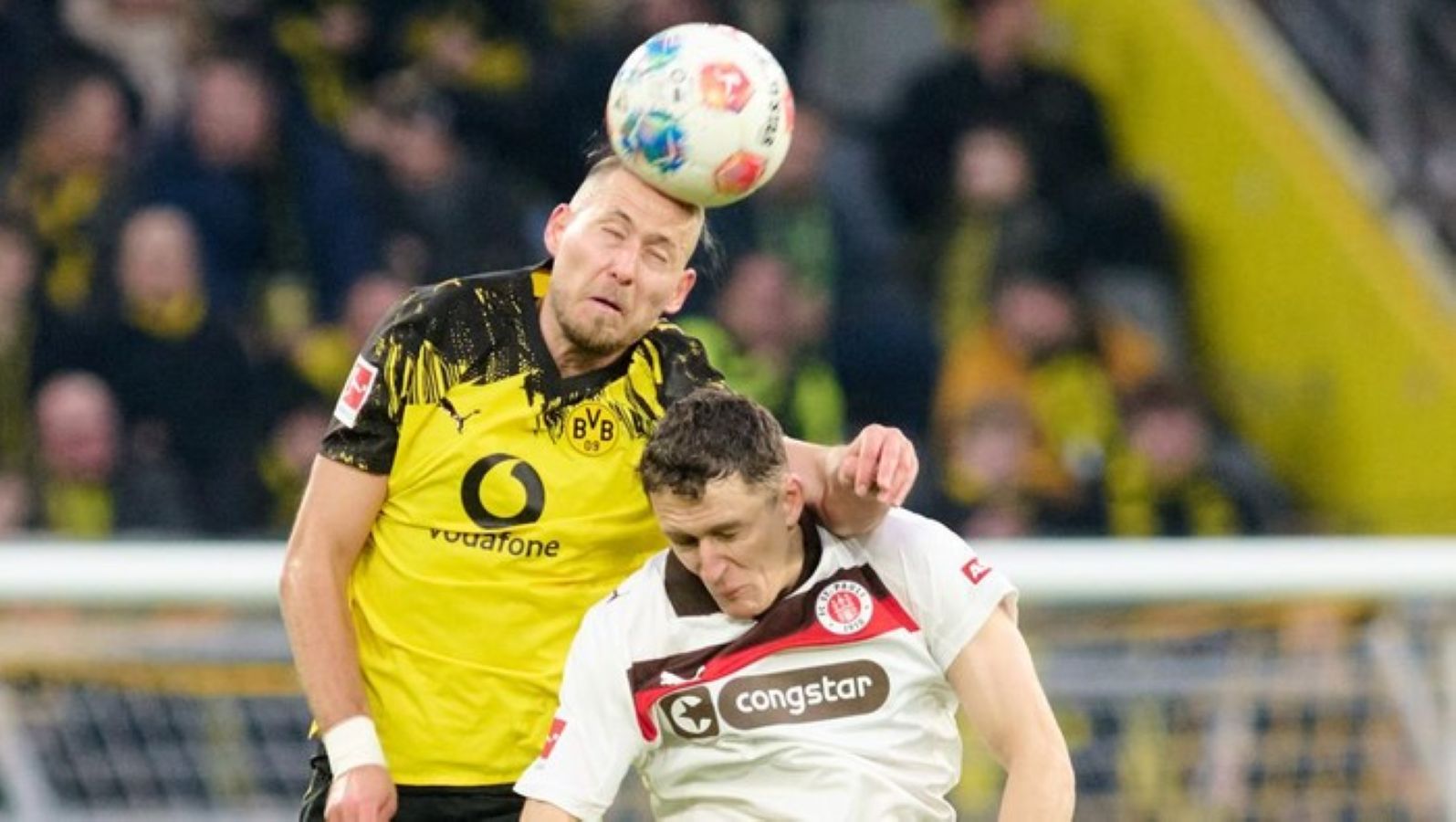 Emre Can mencetak gol penalti di masa injury time yang memastikan kemenangan Borussia Dortmund atas St. Pauli 3-2 di Signal Iduna Park, Sabtu (17/1/2026).