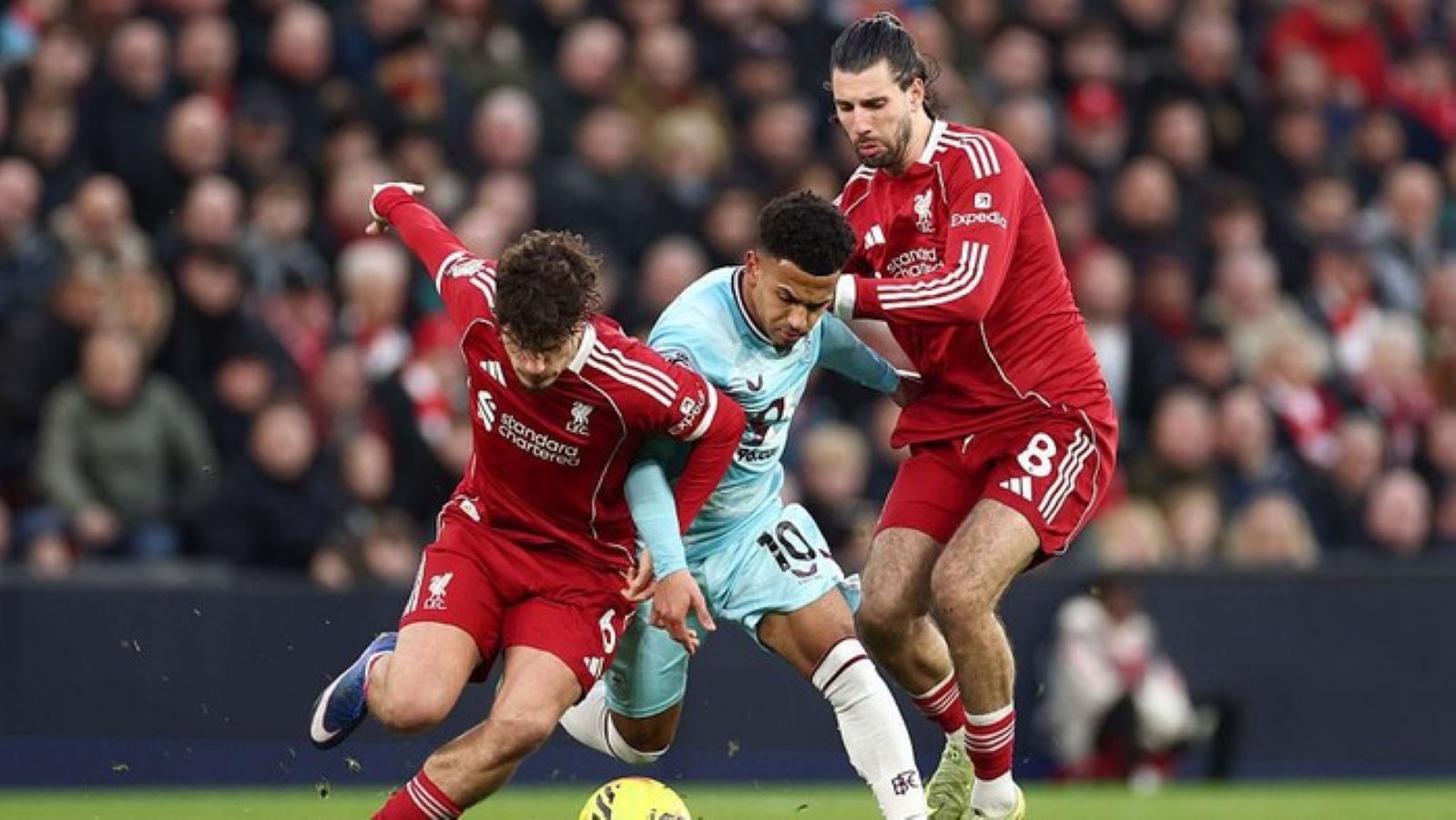Florian Wirtz mencetak gol pembuka Liverpool ke gawang Burnley pada laga Premier League di Anfield, Sabtu (16/1/2026).