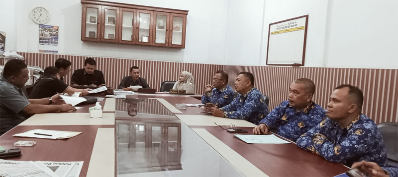 Rapat dengar pendapat yang digelar di komisi A DPRD Asahan, Senin (19/1).