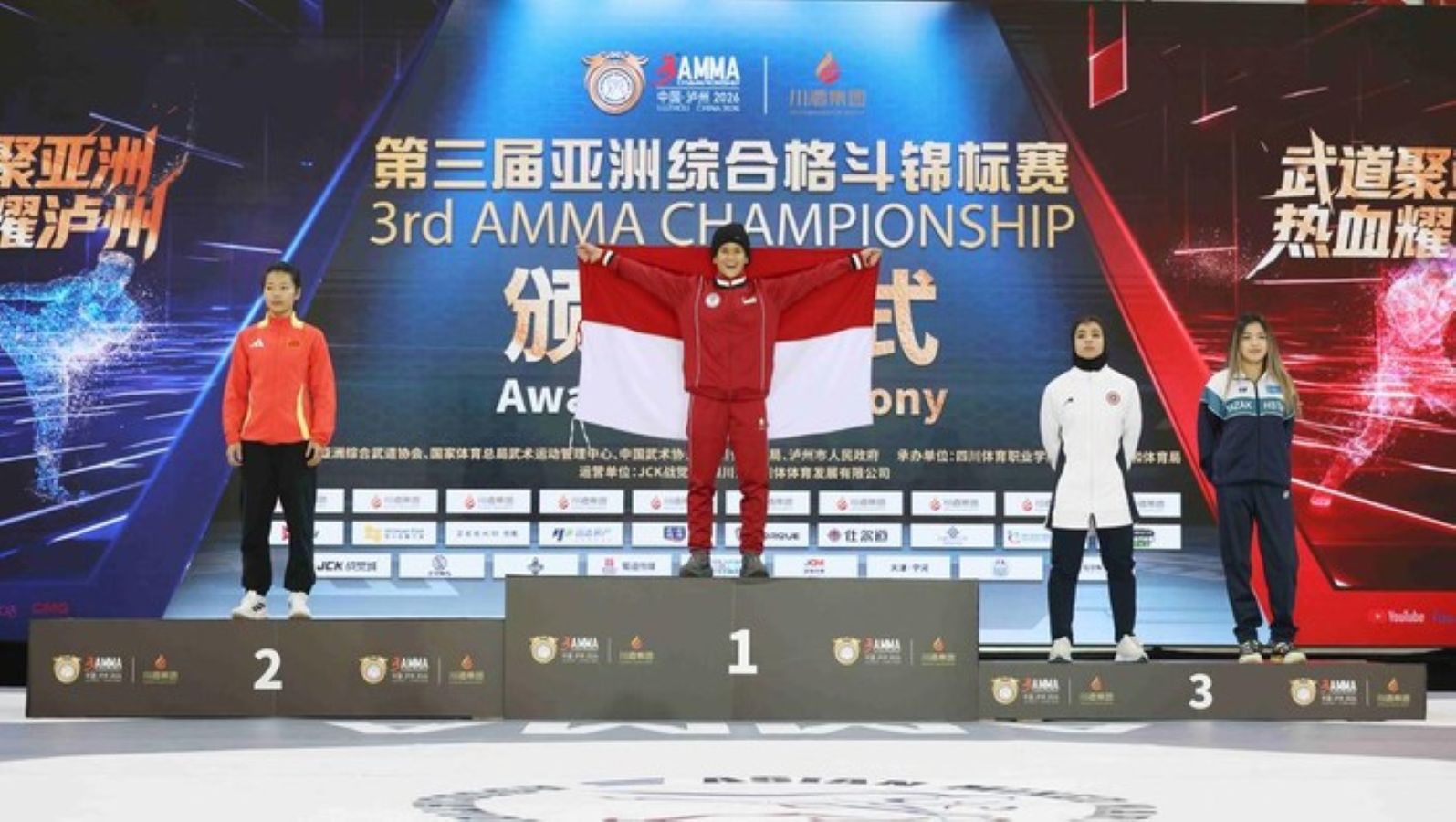 Atlet MMA Indonesia bersama ofisial PB PERTACAMI berpose usai meraih empat medali pada 3rd AMMA Championships 2026 di Luzhou, China.