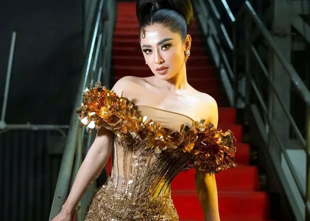 Penyanyi dangdut Dewi Perssik menanggapi isu perjodohan dengan Virgoun.