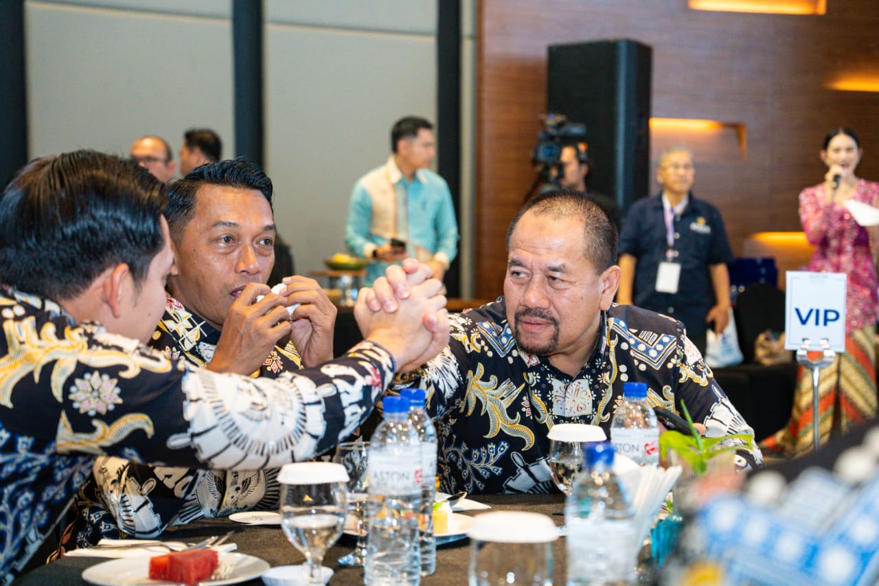 Rapat Kerja Nasional (Rakernas) XVII Asosiasi Pemerintah Kabupaten Seluruh Indonesia (APKASI) 2026 yang dibuka Gubernur Kepulauan Riau H. Ansar Ahmad di Aston Hotel Grand Lotus, Batam.