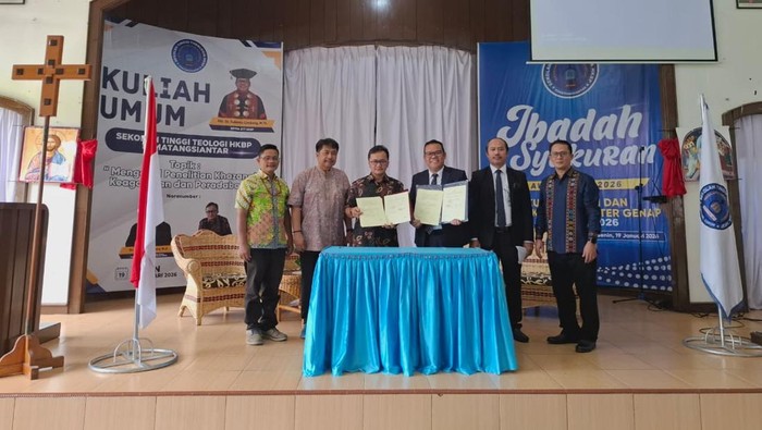 STT HKBP Pematangsiantar dan BRIN menandatangani kerja sama riset keagamaan dan peradaban di Sumatera Utara.