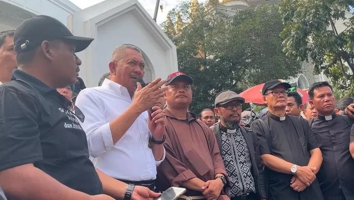 Warga melakukan aksi unjuk rasa menuntut penutupan PT Toba Pulp Lestari (TPL) di Simalungun, beberapa waktu lalu. 